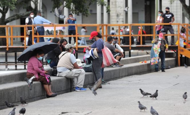 El Icefi propuso la continuidad del Bono Familia para las personas afectadas por el covid-19 para el ejercicio presupuestario 2021. (Foto Prensa Libre: Hemeroteca) 