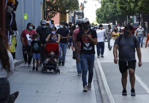 Ministerio de Salud emite alerta a la población para no consumir medicamentos que contengan dióxido de cloro para combatir el covid - 19. (Foto Prensa Libre: Hemeroteca PL)