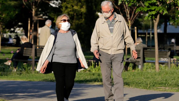 Las duras restricciones han permitido a Nueva Zelanda controlar la pandemia de coronavirus. (Foto Prensa Libre: EFE)