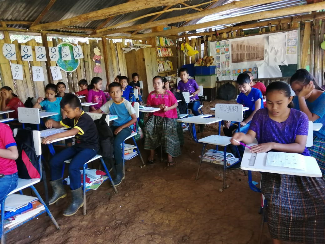 Jóvenes del área rural que deseen continuar sus estudios en una carrera técnica o tecnológica podrán optar a una beca del Mineduc. (Foto Prensa Libre: Hemeroteca)