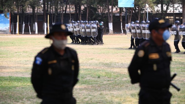 Los agentes de la PNC capturados son señalados de varios delitos como plagio o secuestro. (Foto HemerotecaPL)