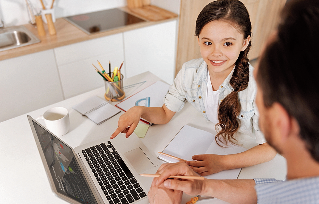 La educación digital requiere más actores que estudiantes, padres y maestros. Foto Prensa Libre ShutterStock