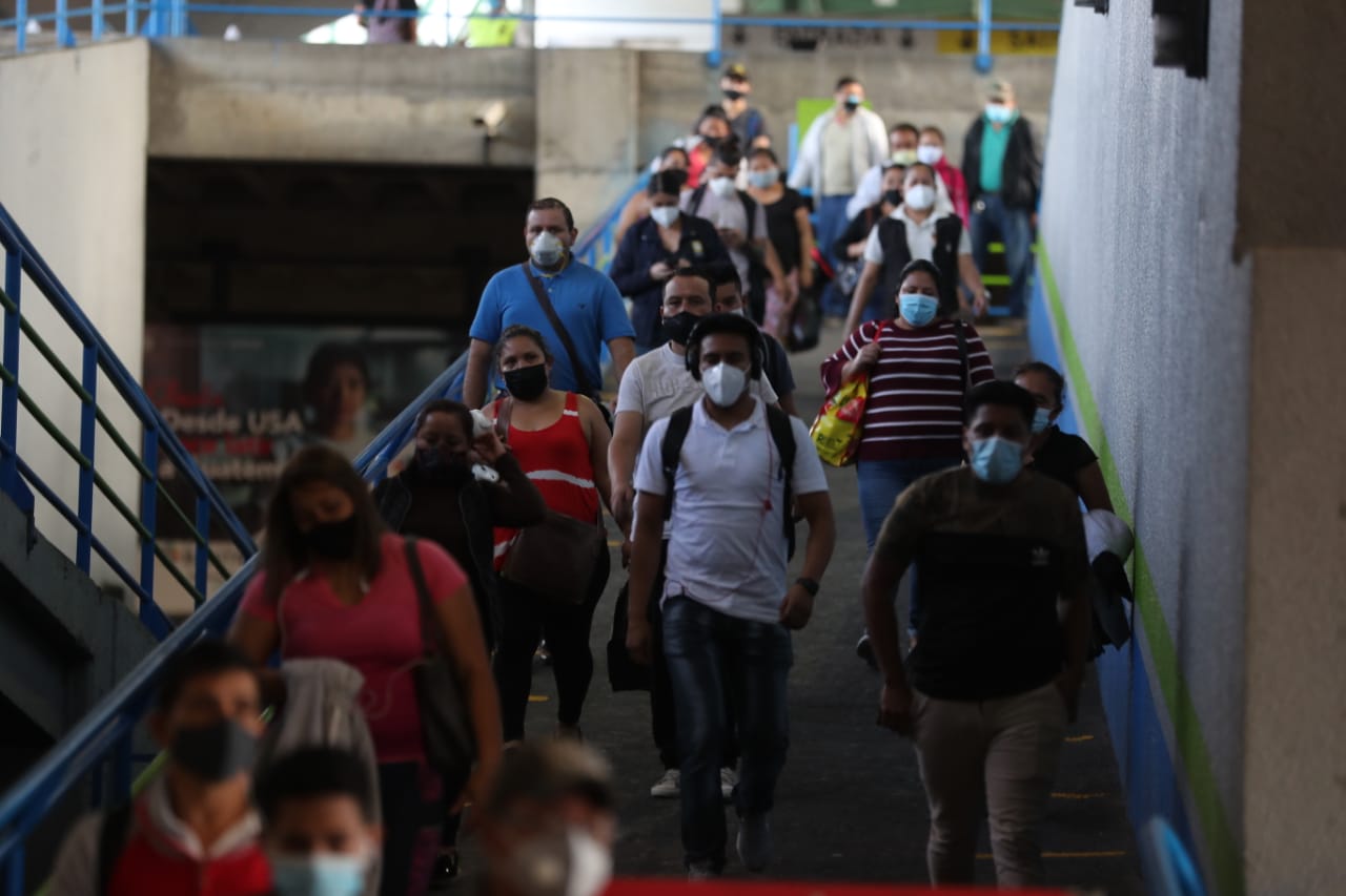 En agosto y septiembre se observa un mayor estimulo en la economía por la reapertura económica, aunque se está procesando la información oficial, según el Banguat. (Foto Prensa Libre: Érick Ávila) 