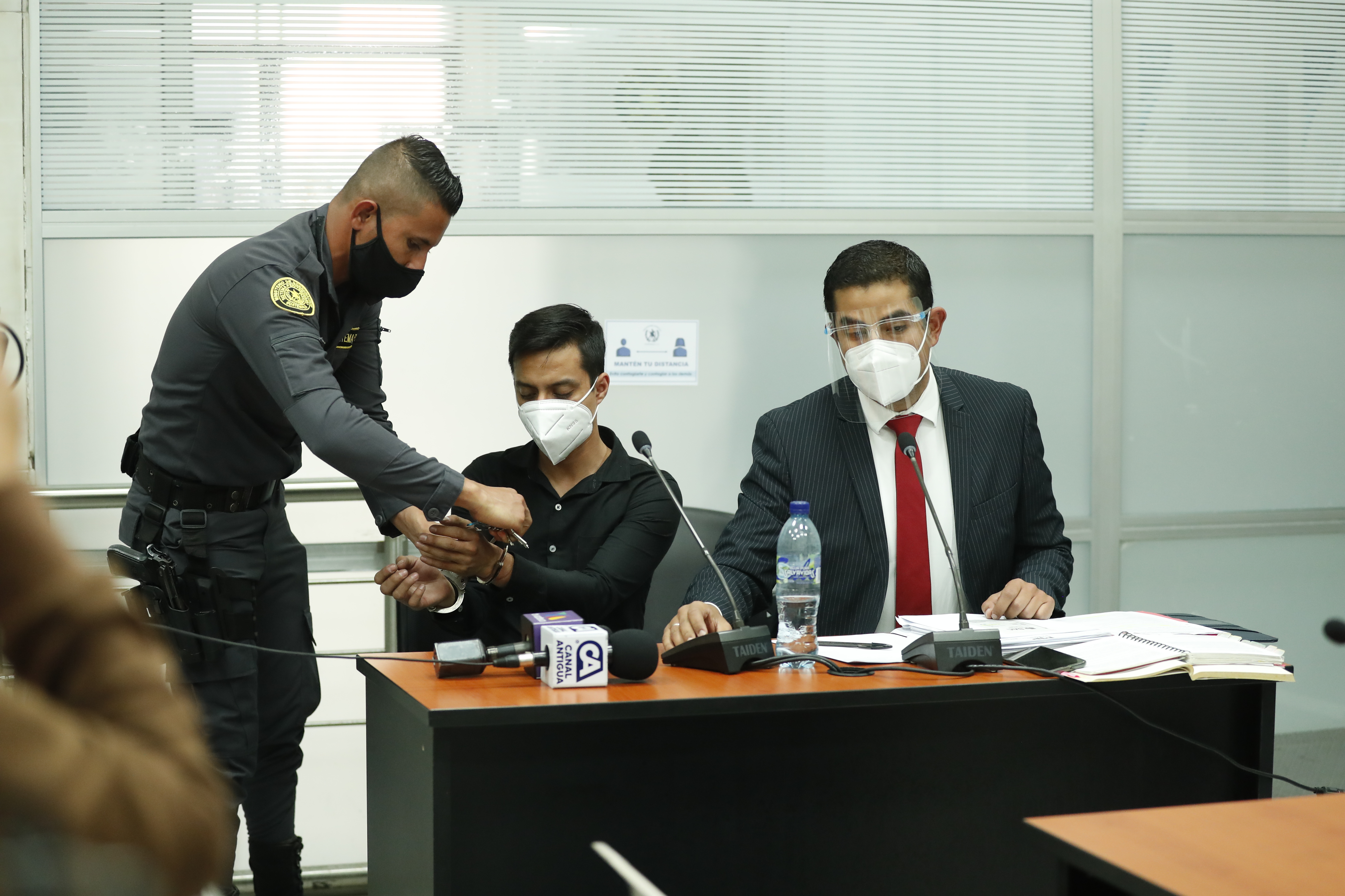 El periodista Sonny Figueroa Alvarado fue detenido por agente de la PNC, dos días después de haber publicado un reportaje sobre los perfiles del "Centro de Gobierno". (Foto: Hemeroteca PL)