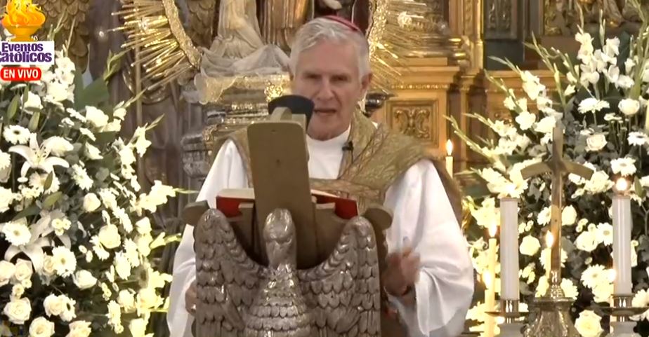 El arzobispo Gonzalo de Villa durante la eucaristía en el templo de La Merced. (Foto Prensa Libre: Tomada de video de Facebook) 