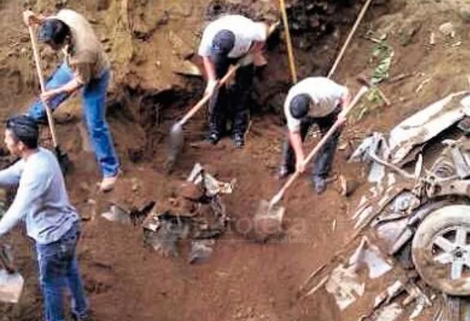 Foto de archivo que muestra una de las excavaciones para dar con las víctimas de la banda. (Foto: Hemeroteca PL)