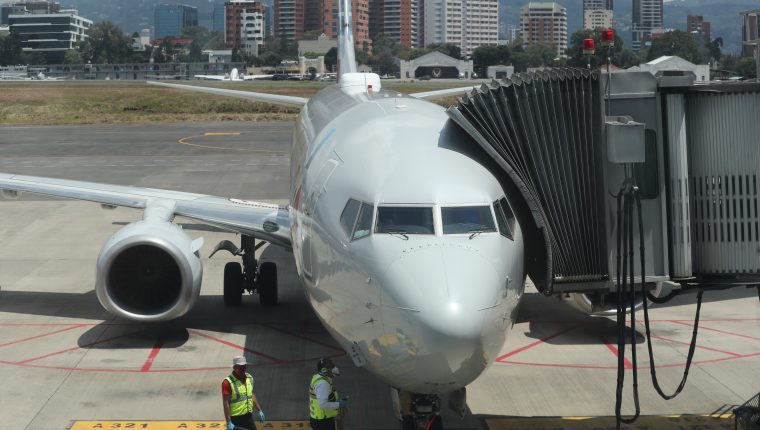 La demanda  de viajeros y la competitividad que logre el  país influirá en la velocidad para recuperar conectividad aérea, según expertos. (Foto, Prensa Libre: Hemeroteca PL).