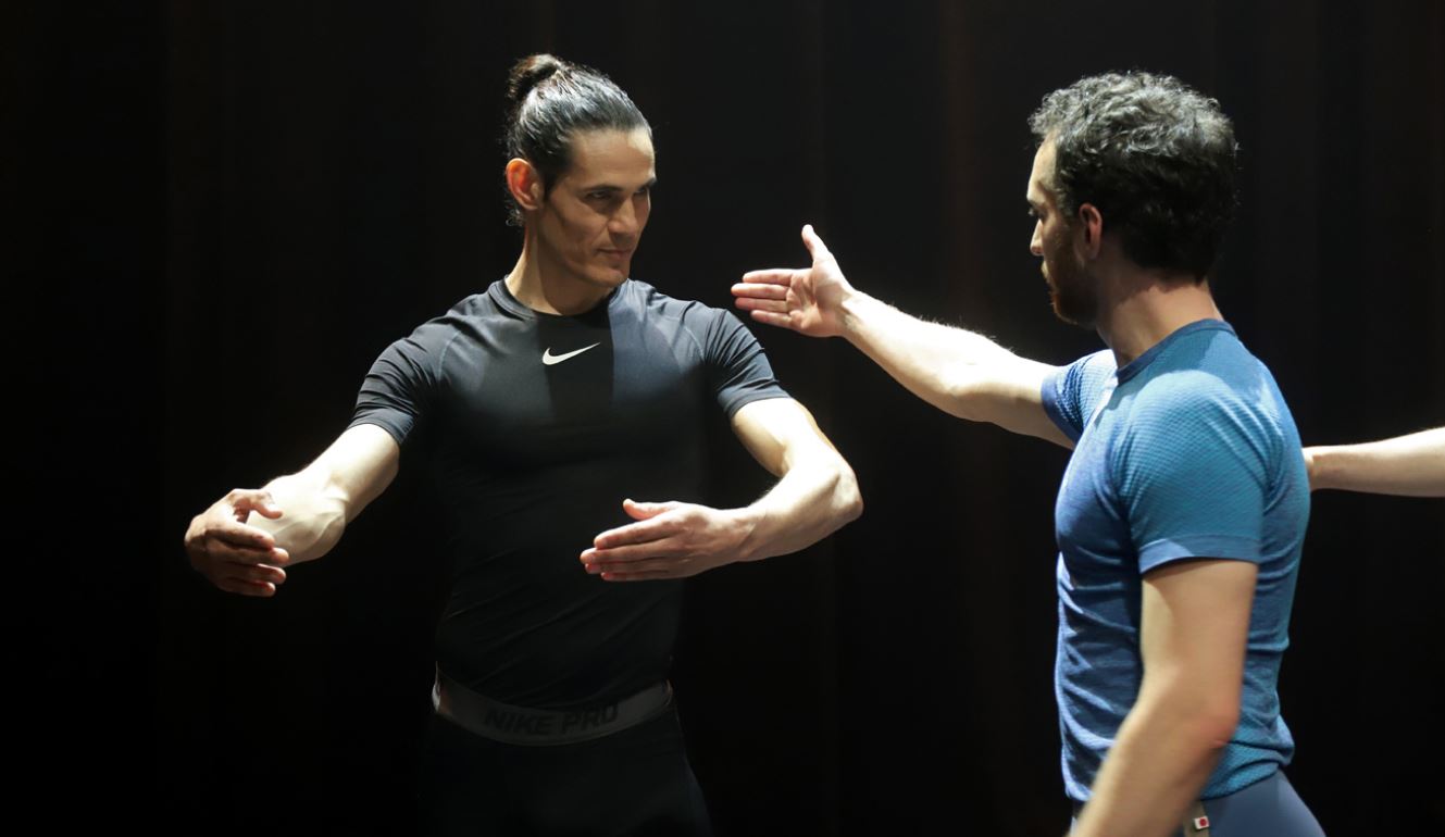 Edinson Cavani  participó en una campaña para invitar a los niños uruguayos a "alcanzar los sueños". (Foto Prensa Libre: EFE). 