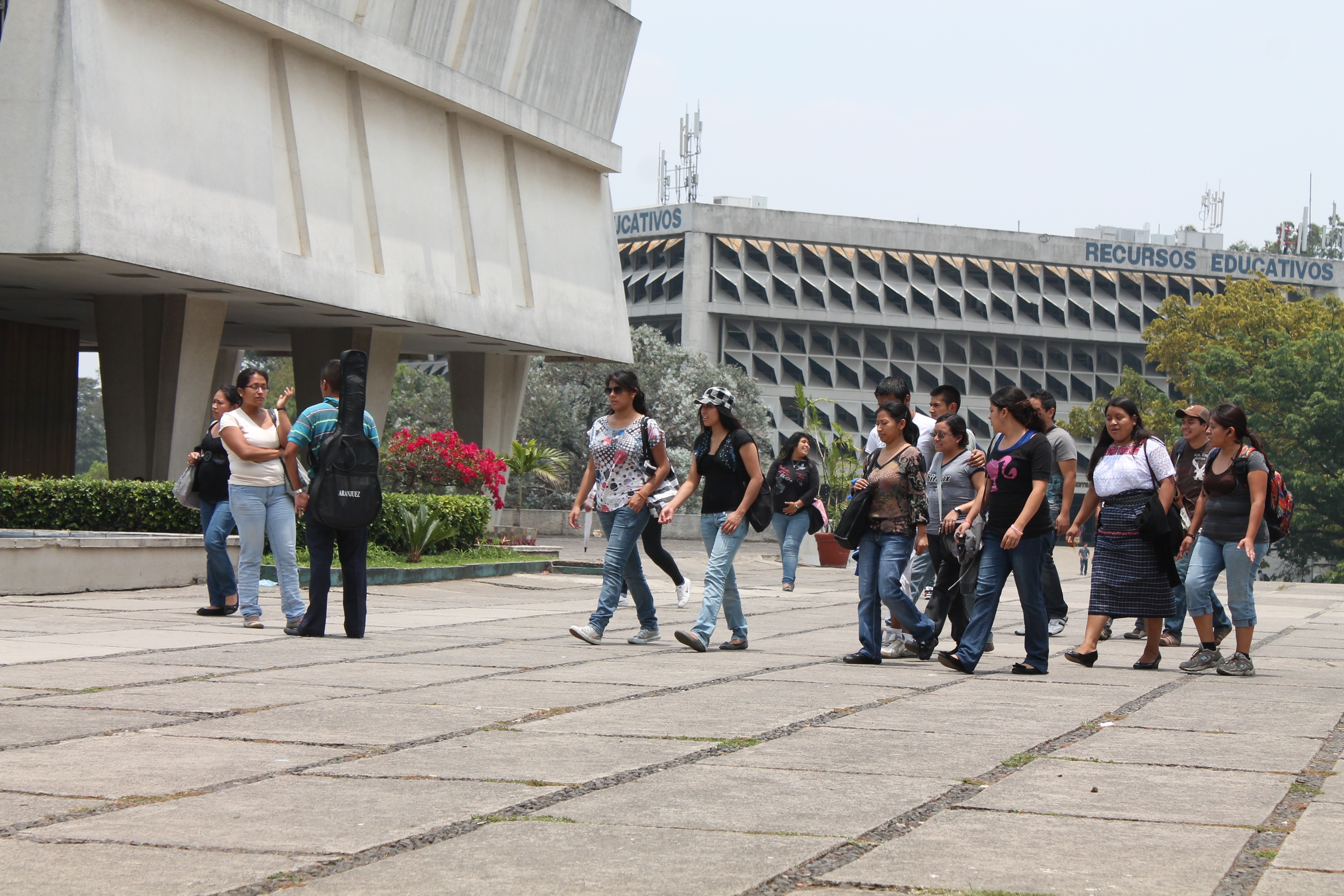 Estudiantes universitarios de primer ingreso deberán adaptarse a una educación híbrida, virtual y presencial, para el 2021. (Foto Prensa Libre, Hemeroteca PL)