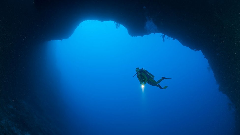 Los agujeros azules son uno de los sitios más fascinantes e inaccesibles del mundo marino. GETTY IMAGES