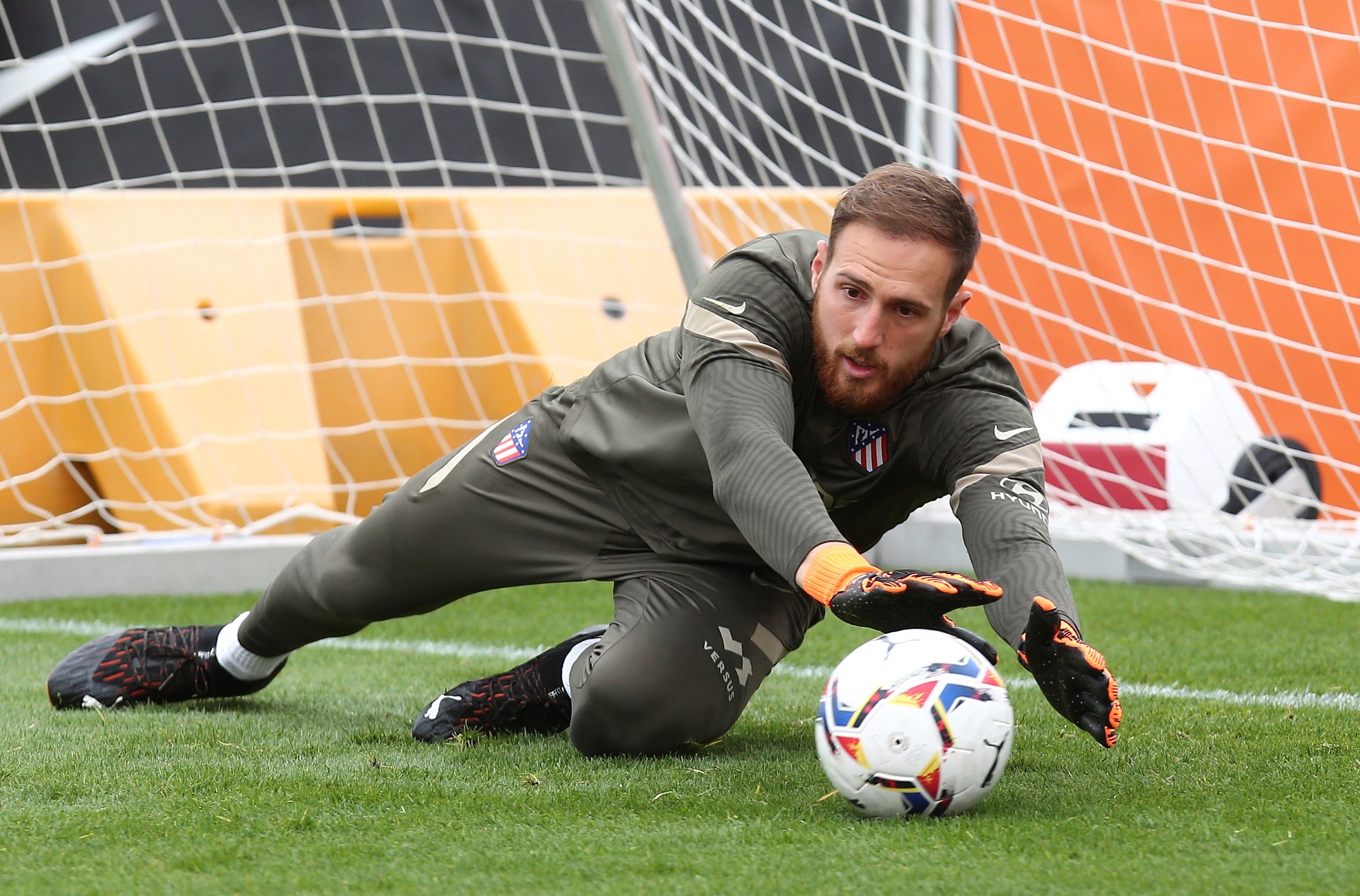 El guardameta esloveno Jan Oblak, durante un entrenamiento. Foto Prensa Libre:. EFE