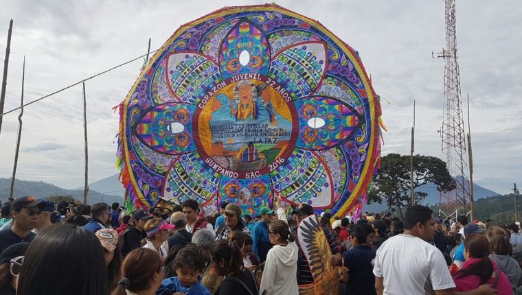 Una de las fechas más importantes en las tradiciones de Guatemala es el 1 de noviembre, Día de los Santos. (Foto HemerotecaPL)