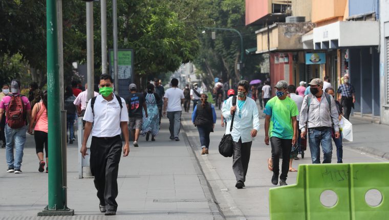 Autoridades inspeccionan el cumplimiento de los protocolos en centros comerciales capitalinos. (Foto: Hemeroteca PL)