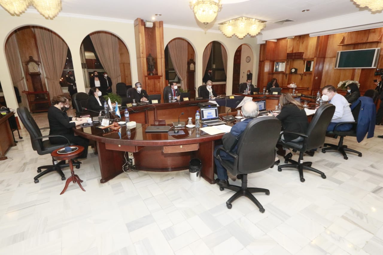 La CSJ ratificó el martes su continuidad en el cargo, luego de un año de que el Congreso no nombra a sus sucesores. (Foto Prensa Libre: CSJ)