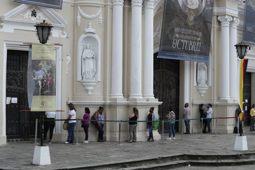 Visita a la Virgen del Rosario