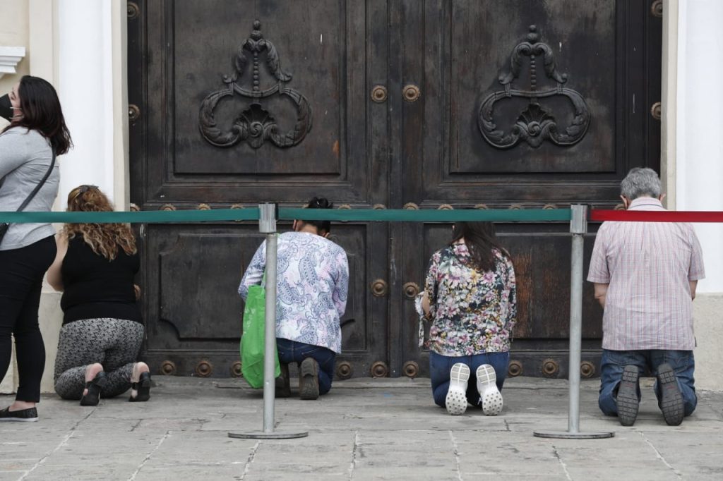 Visita a la Virgen del Rosario