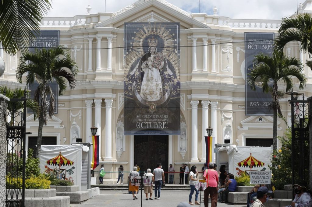 Visita a la Virgen del Rosario