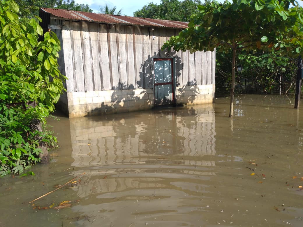 Al menos seis inundaciones dejaron personas afectadas y daños en viviendas en municipios de Petén. (Foto Prensa Libre: Conred)