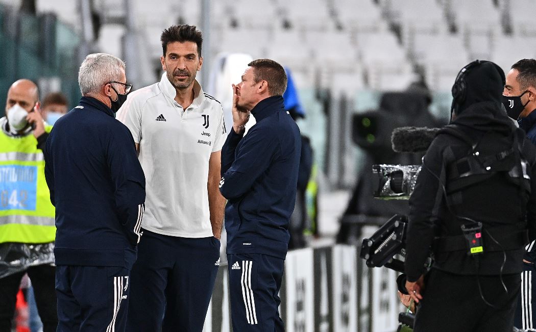 La Juventus se quedó con los tres puntos del duelo que no se jugó contra el Nápoli. (Foto Prensa Libre: AFP)