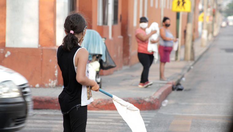 El Mides fue creado para combatir la pobreza a través de la institucionalidad de los programas sociales, sin embargo, los resultados no son los esperados a nueve años de su creación. (Foto Prensa Libre: Hemeroteca)