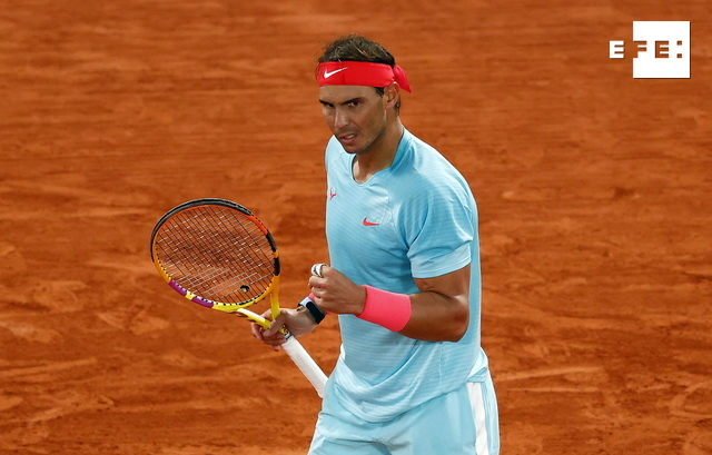 Rafael Nadal gana su 13º Roland Garros al batir con rotundidad en la final a Novak Djokovic. (Foto Prensa Libre: EFE)