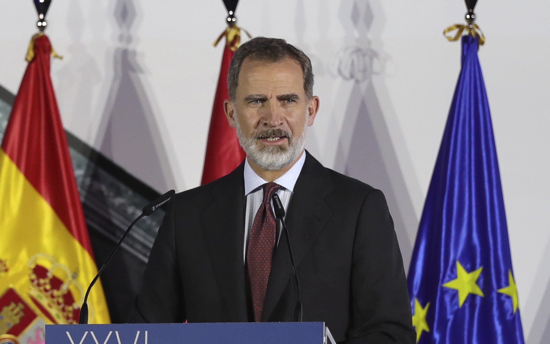 El rey Felipe ofrece un discurso durante la gala por la 26 edición del premio Pelayo para juristas de reconocido prestigio, en el palacio de Cibeles en Madrid. (Foto Prensa Libre: EFE)