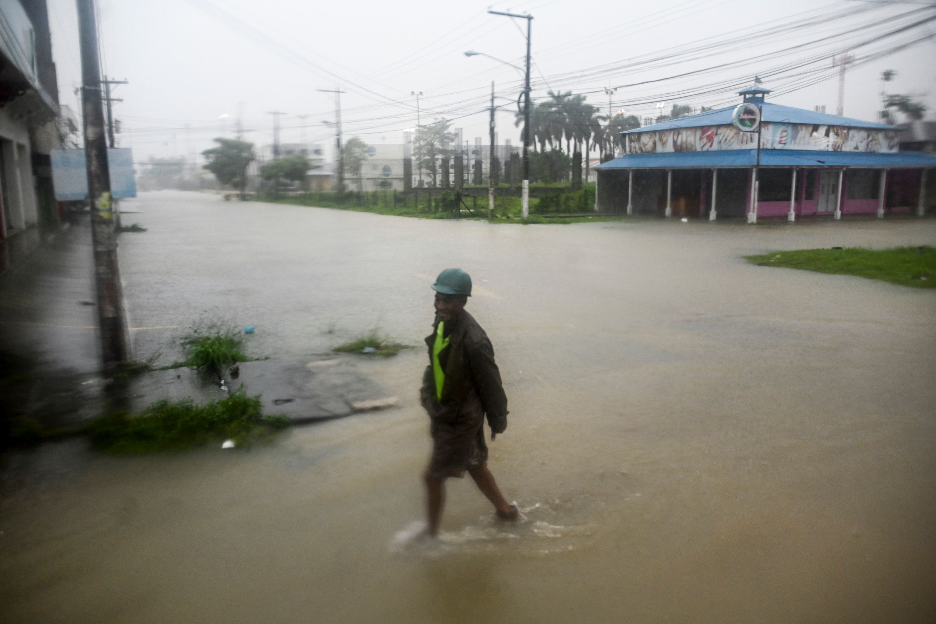 Daños causados por Eta en Puerto Barrios, Izabal. (Foto Prensa Libre: AFP)