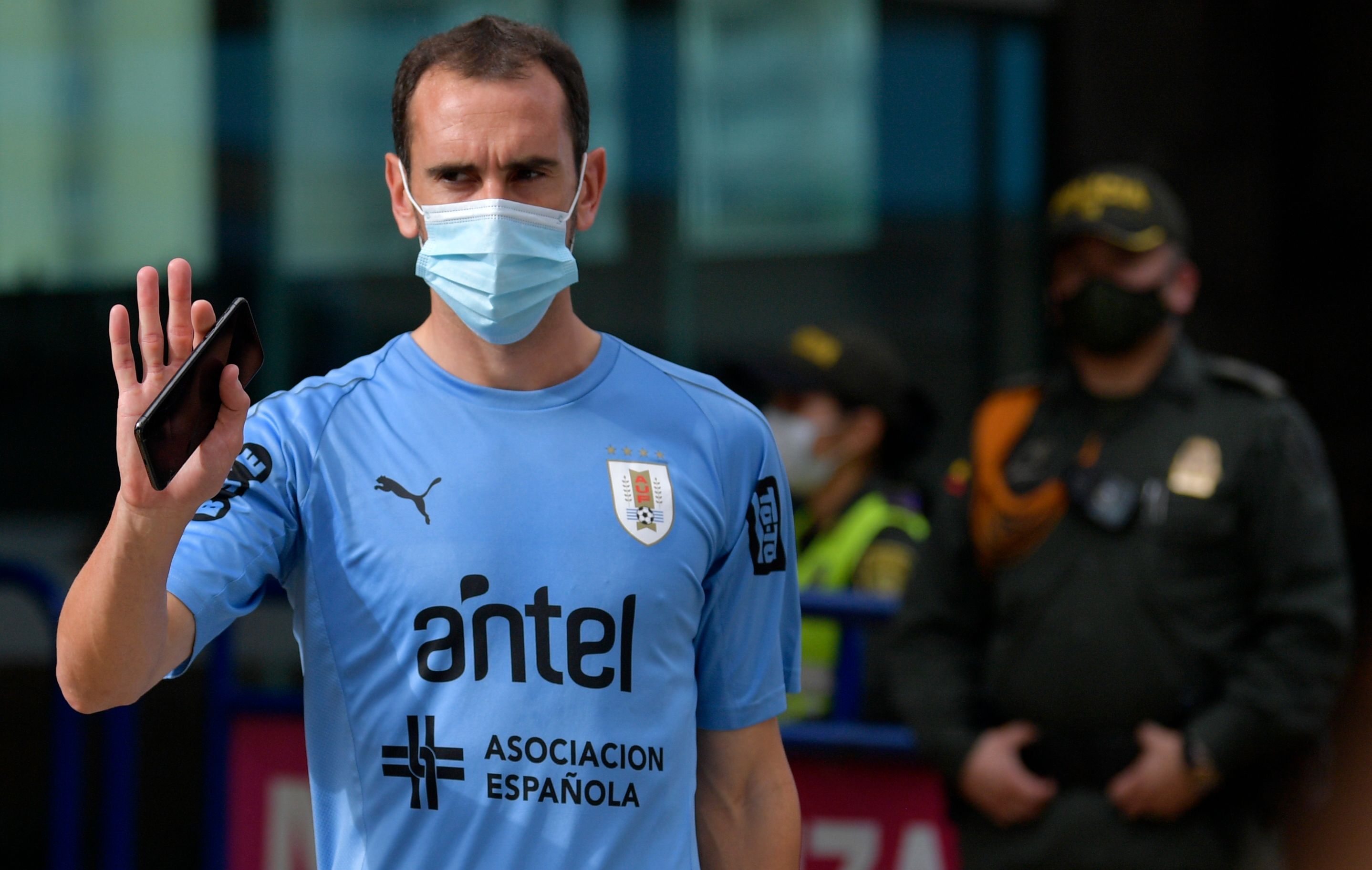 Diego Godin dio positivo de covid-19 y la selección charrúa ya suma 16 contagios por este virus. Foto Prensa Libre: AFP