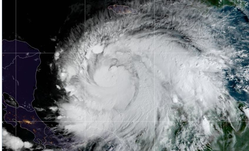 Trayectoria del huracán Iota. (Foto Prensa Libre: Centro Nacional de Huracanes)