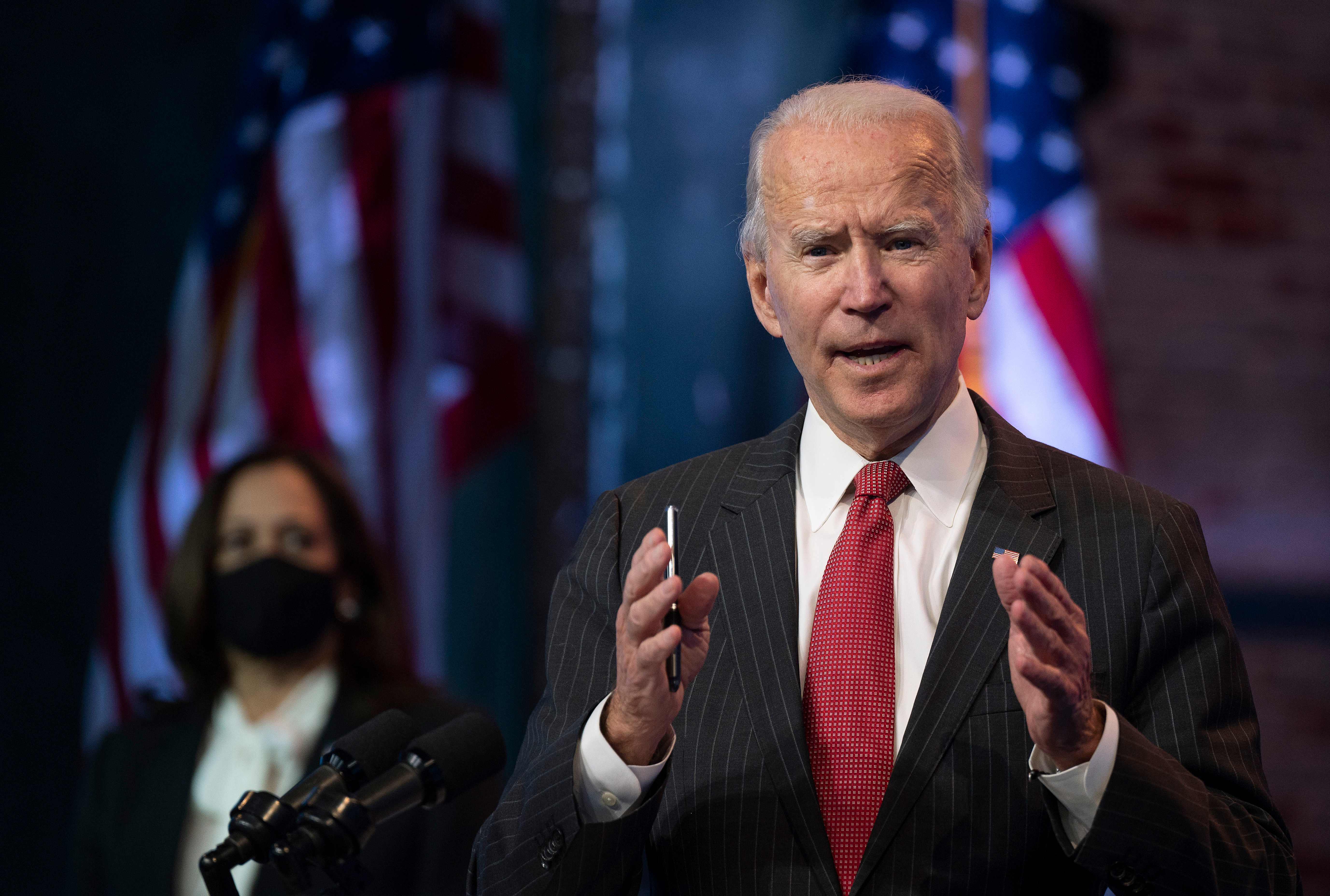 Joe Biden dijo la semana pasada que ya tenía el nombre de su próximo secretario del Tesoro y lo anunciaría antes o después del Día de Acción de Gracias. (Foto Prensa Libre: JIM WATSON / AFP).