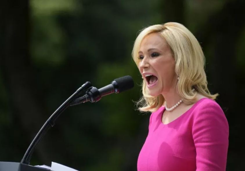 La evangelista Paula Whitey es asesora espiritual de Donald Trump. (Foto Prensa Libre: AFP)