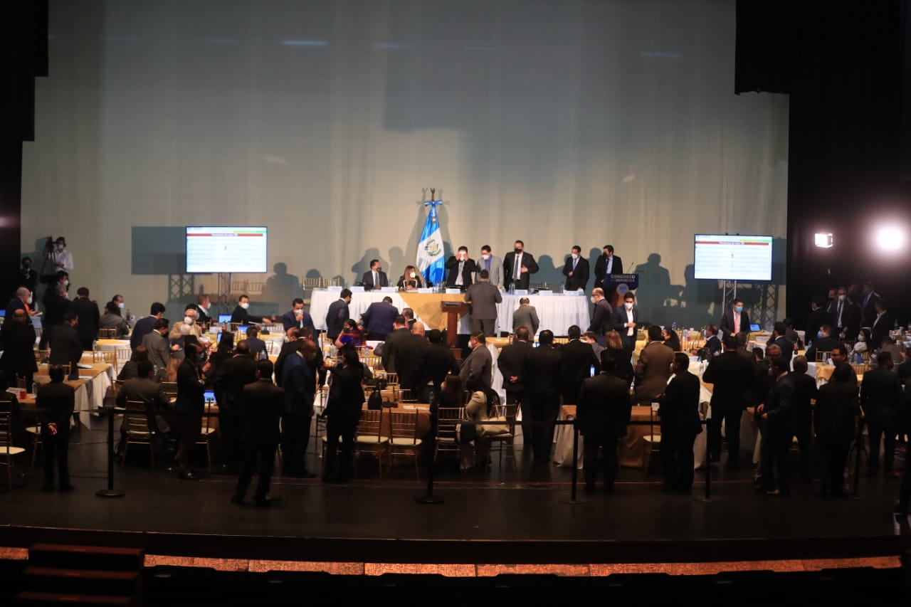 Sesión plenaria en el Centro Cultural Miguel Ángel Asturias. (Foto Prensa Libre: Juan Diego González)