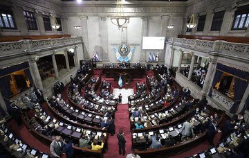 Una aplanadora oficialista aprobó el presupuesto 2021 en una sola jornada. (Foto Prensa Libre: Hemeroteca PL)