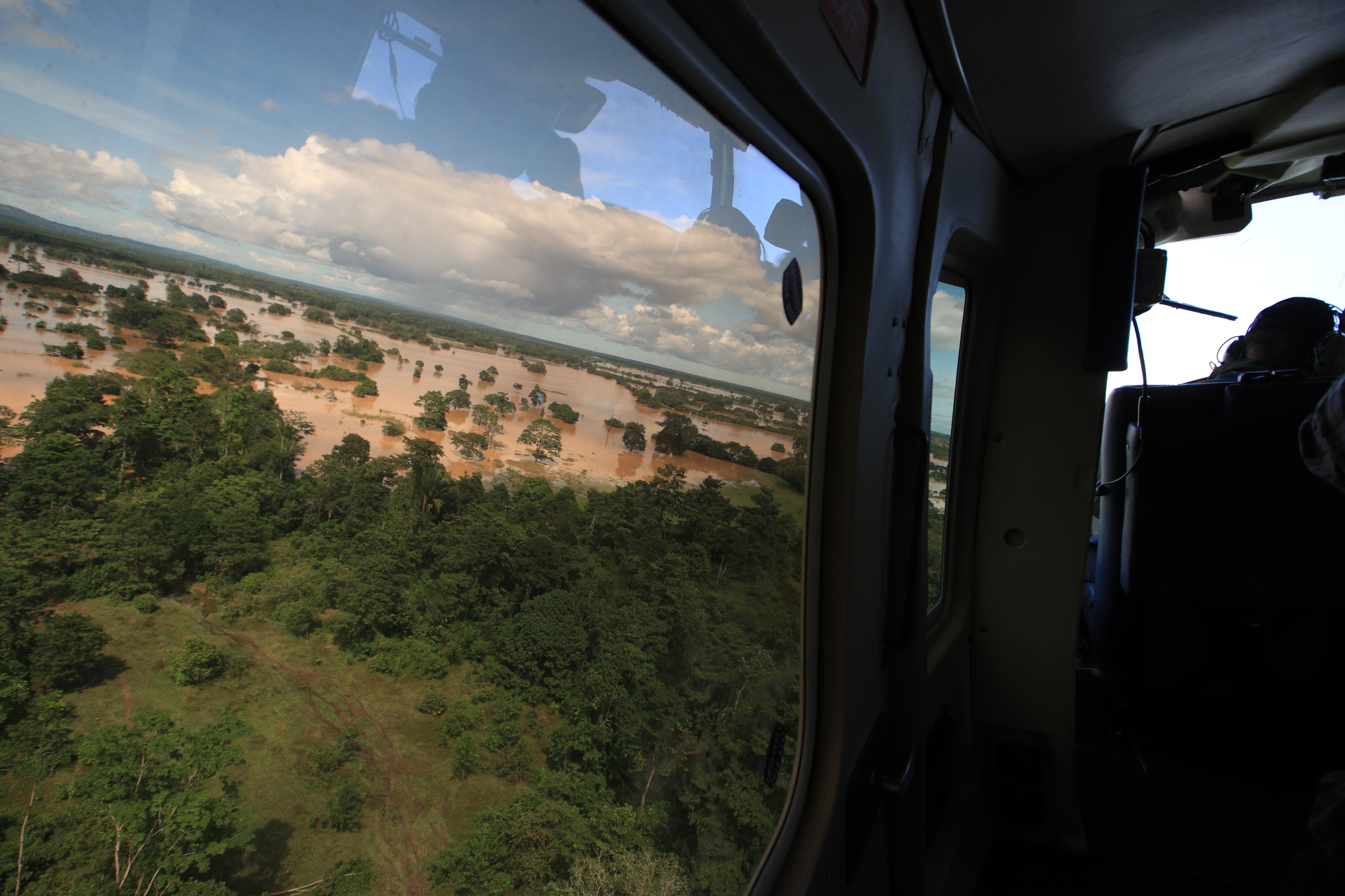 La tormenta Eta dejó serios daños en el país, varias escuelas tuvieron daños por las fuertes lluvias que inundaron varios departamentos. (Foto Prensa Libre: Hemeroteca)