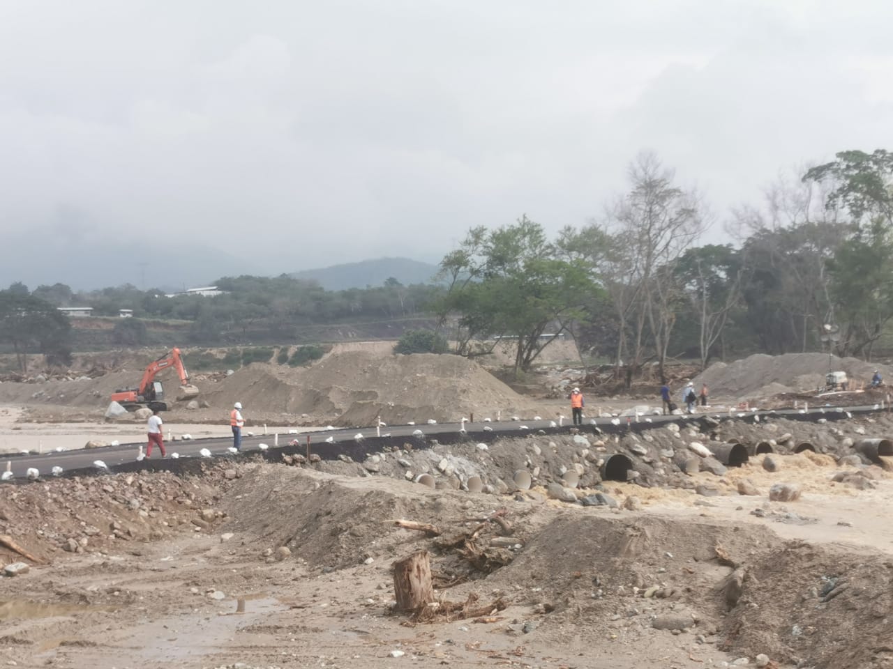 Paso en el puente Jones quedó habilitado para vehículos livianos y pesados. (Foto: Ministerio de Comunicaciones)