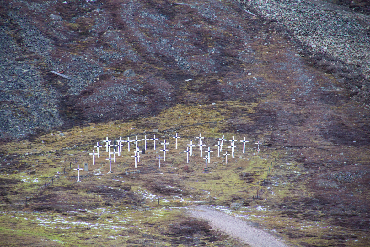 Cementerio de Longbyearbyen (islas Svalbard, Noruega) donde yace un grupo de mineros víctimas de la epidemia de gripe de 1918.
Shutterstock / bmszealand