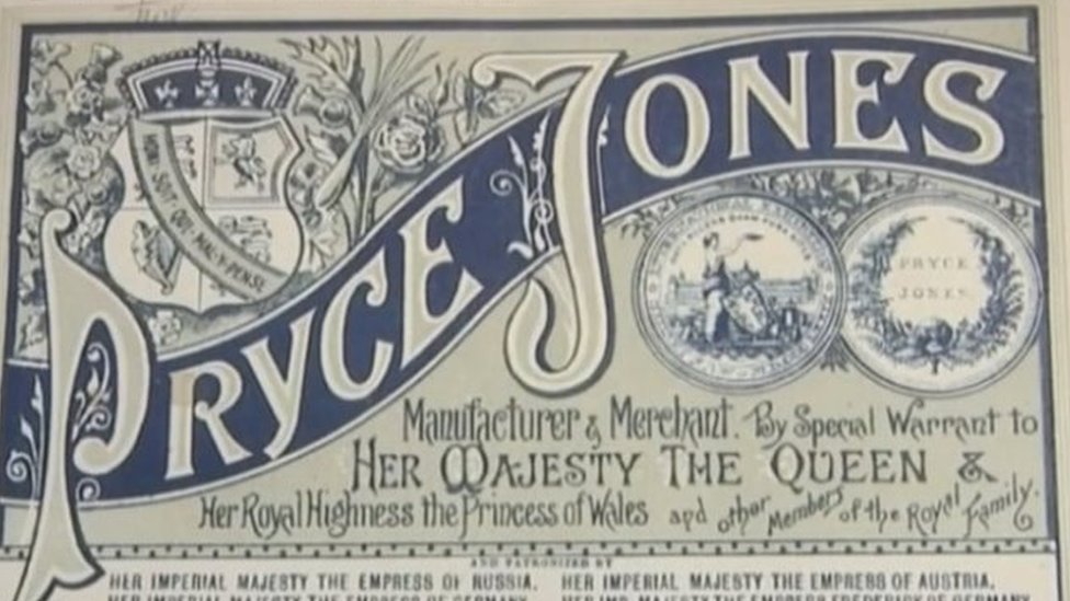 Se cree que el catálogo Pryce Jones fue el primer catálogo para ordenar productos por correo cuando empezó en 1861.