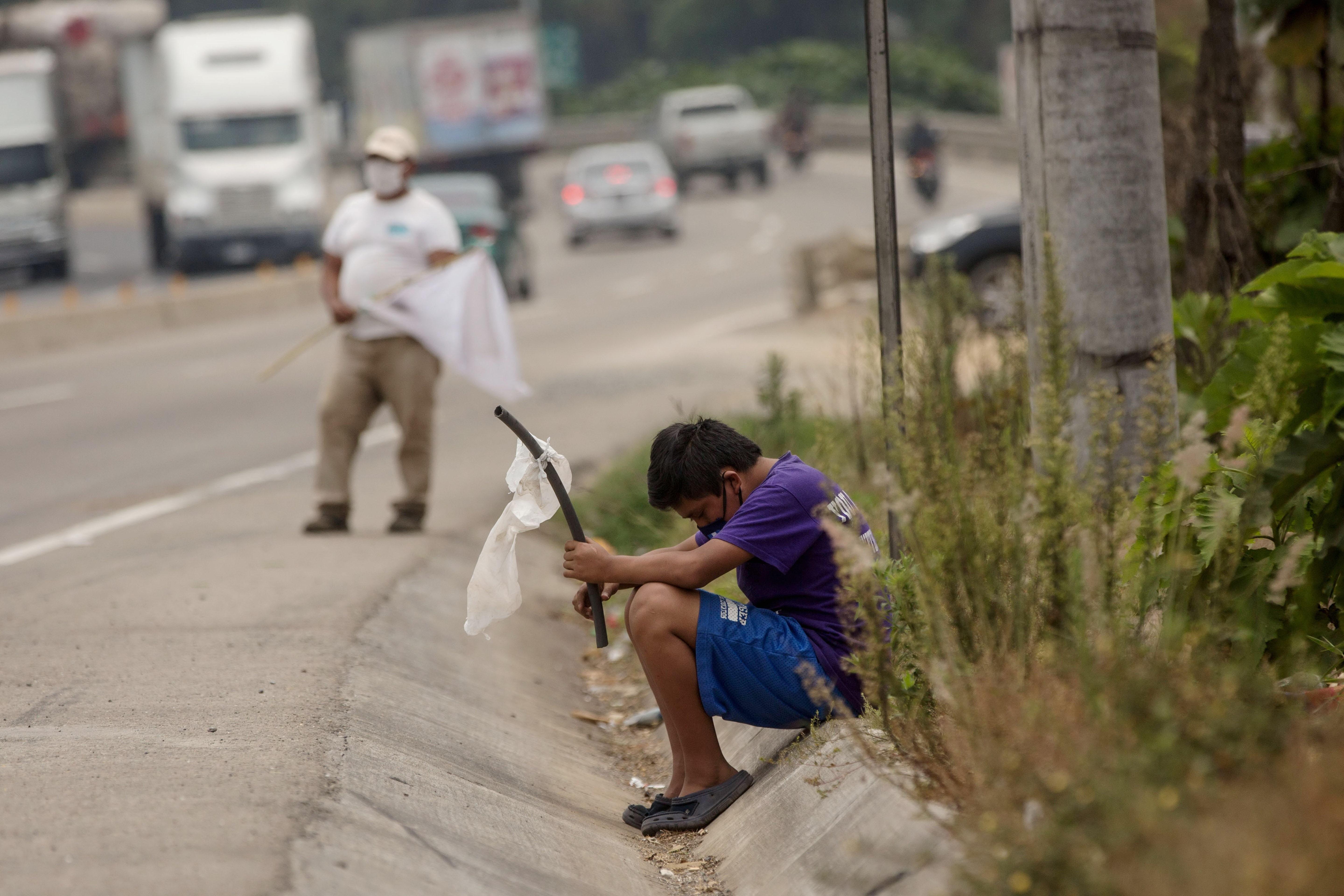 Reducir la desigualdad y la pobreza, agudizadas por la pandemia, son retos impostergables, para los cuales se requerirá gran voluntad política. (Foto Prensa Libre: Hemeroteca PL)