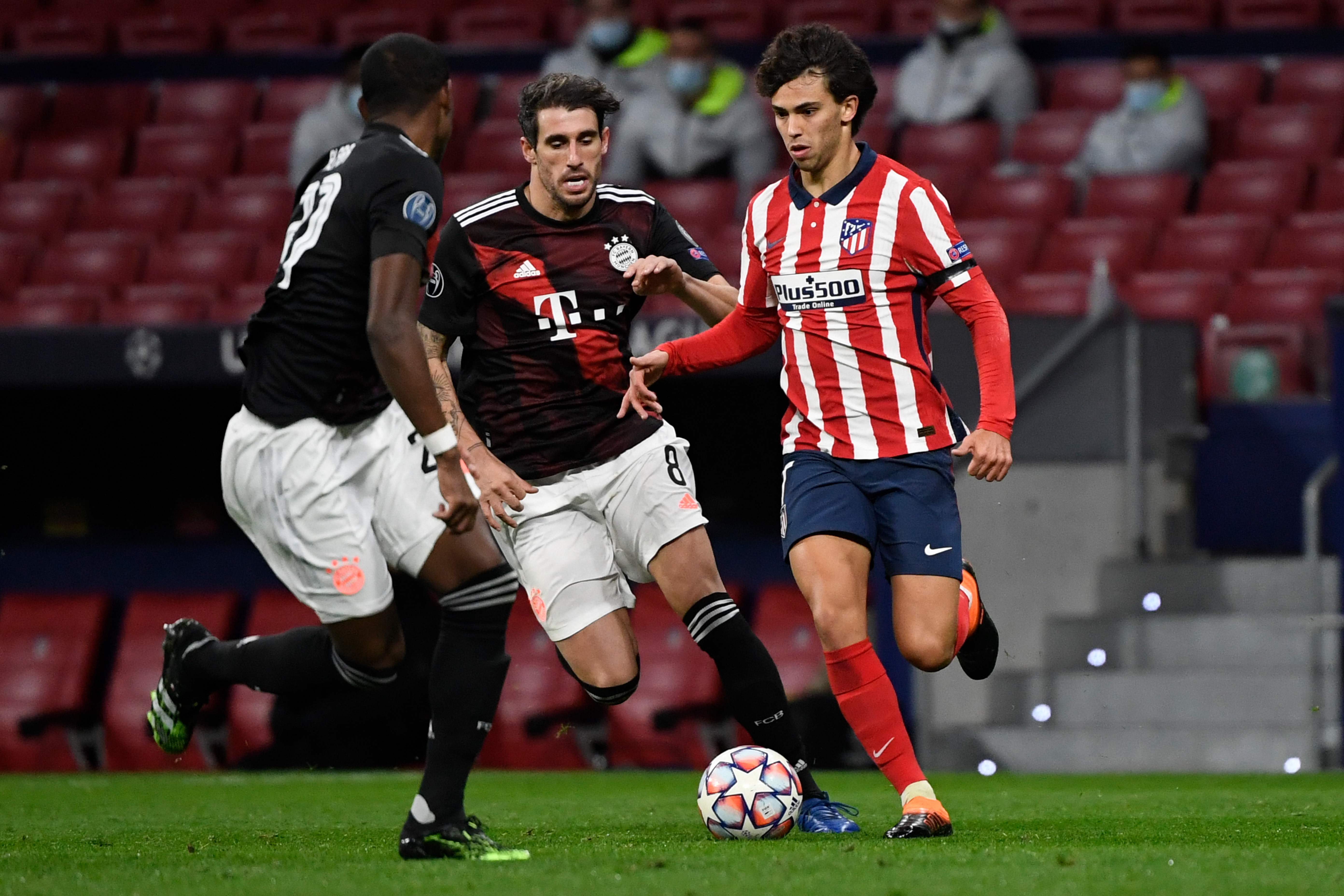 Joao Felix abrió el marcador para el Atlético de Madrid ante el Bayern. Foto Prensa Libre: AFP.