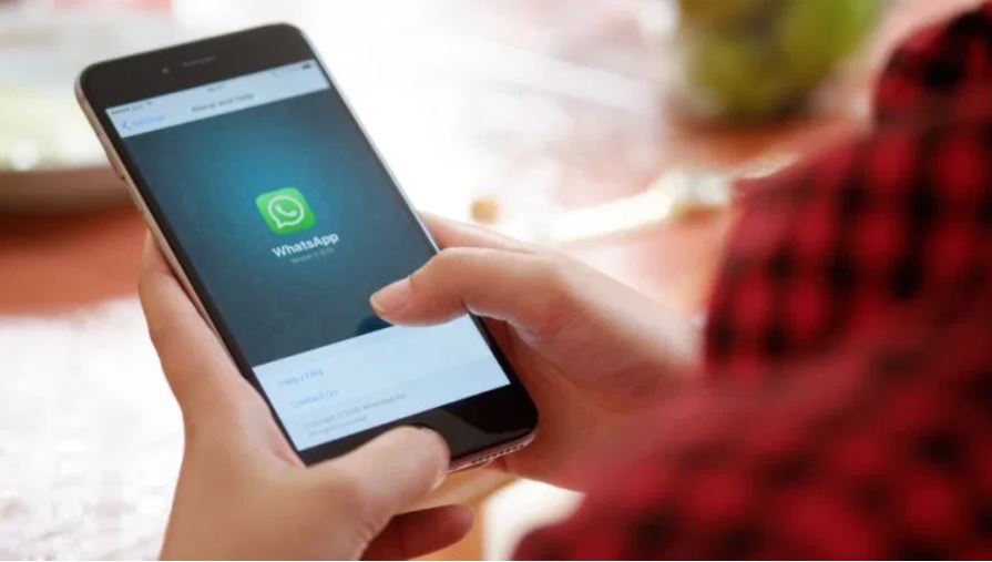 WhatsApp permite la publicación de estados o historias. (Foto Prensa Libre:)