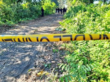 Lugar donde fue encontrado el cuerpo de la menor.   (Foto Prensa Libre: Tomada del Twitter de Jordán Rodas)