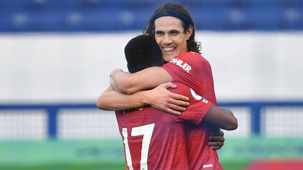 El 7 de noviembre, Cavani celebraba el tercer gol del Manchester United con su compañero, el brasileño Fred.