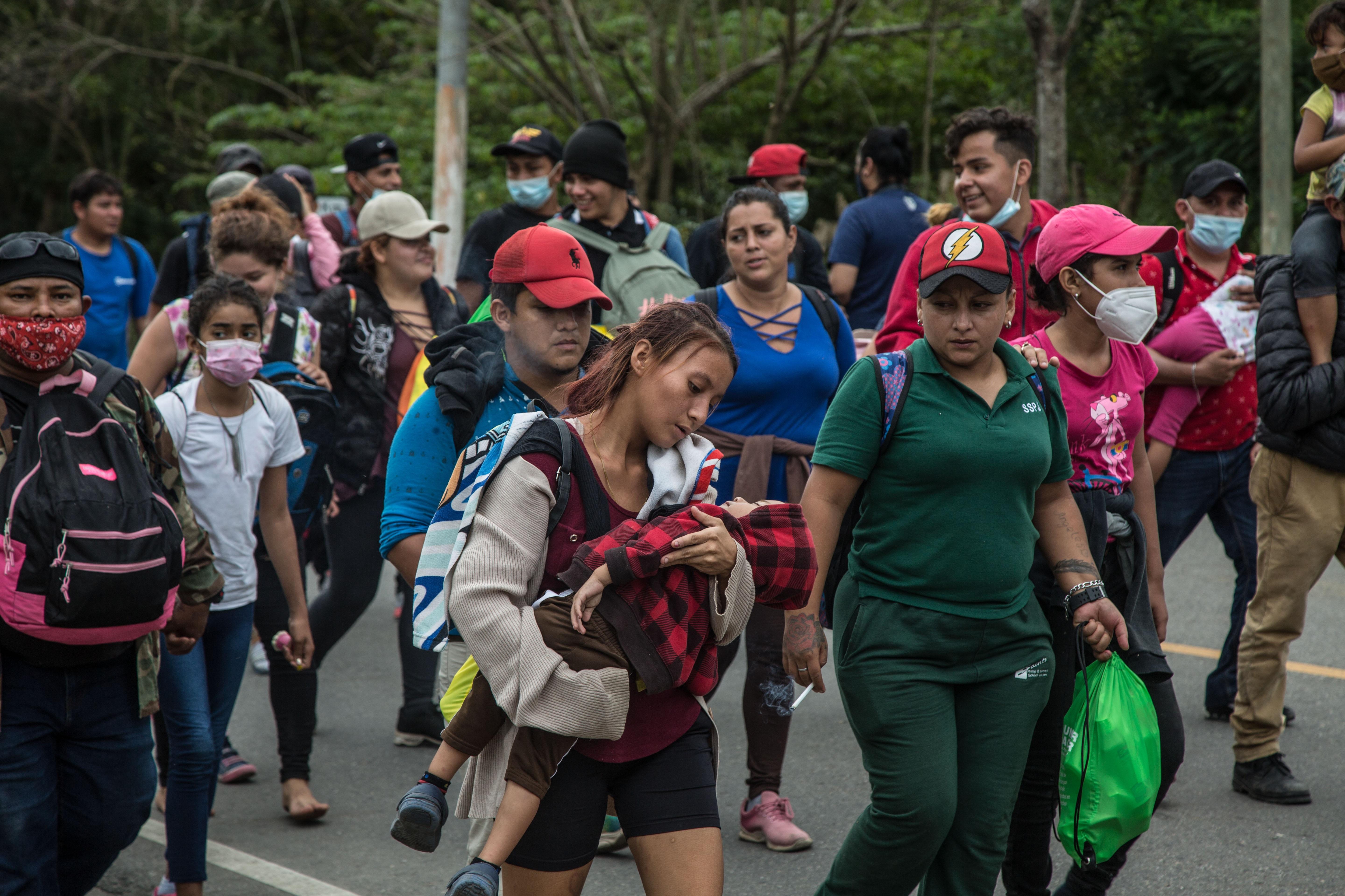 La población guatemalteca abandona sus municipios, principalmente por falta de oportunidades económicas. (Foto Prensa Libre: Hemeroteca PL)