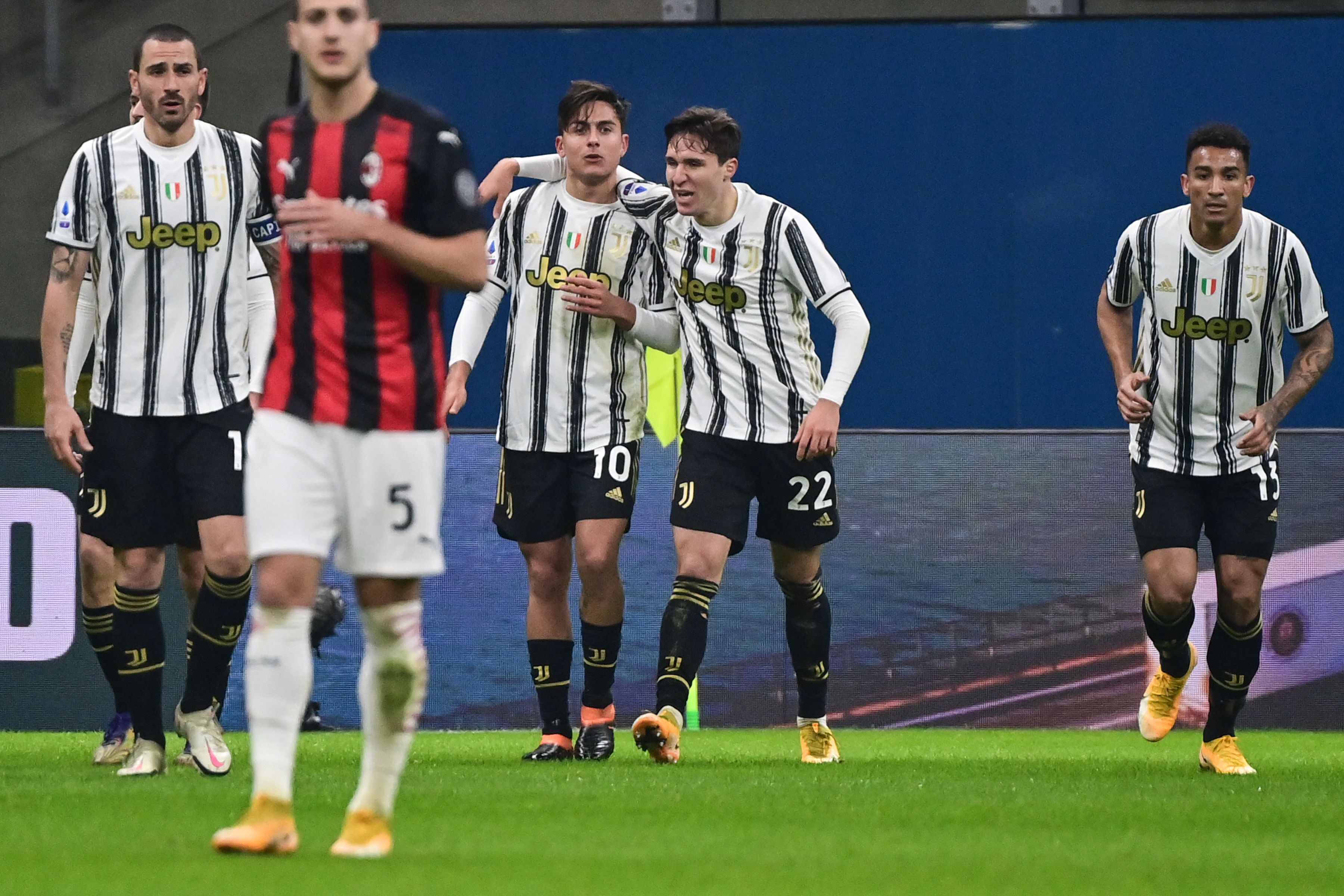 Federico Chiesa festeja en el partido celebrado en San Siro . (Foto Prensa Libre: AFP) 