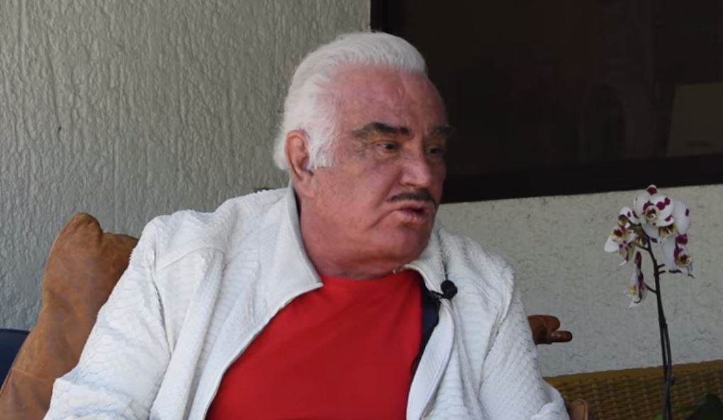 Vicente Fernández dijo sentirse extrañado porque el hecho ocurrió hace más de tres años. (Foto: captura de Youtube/Mara Patricia Castañeda)