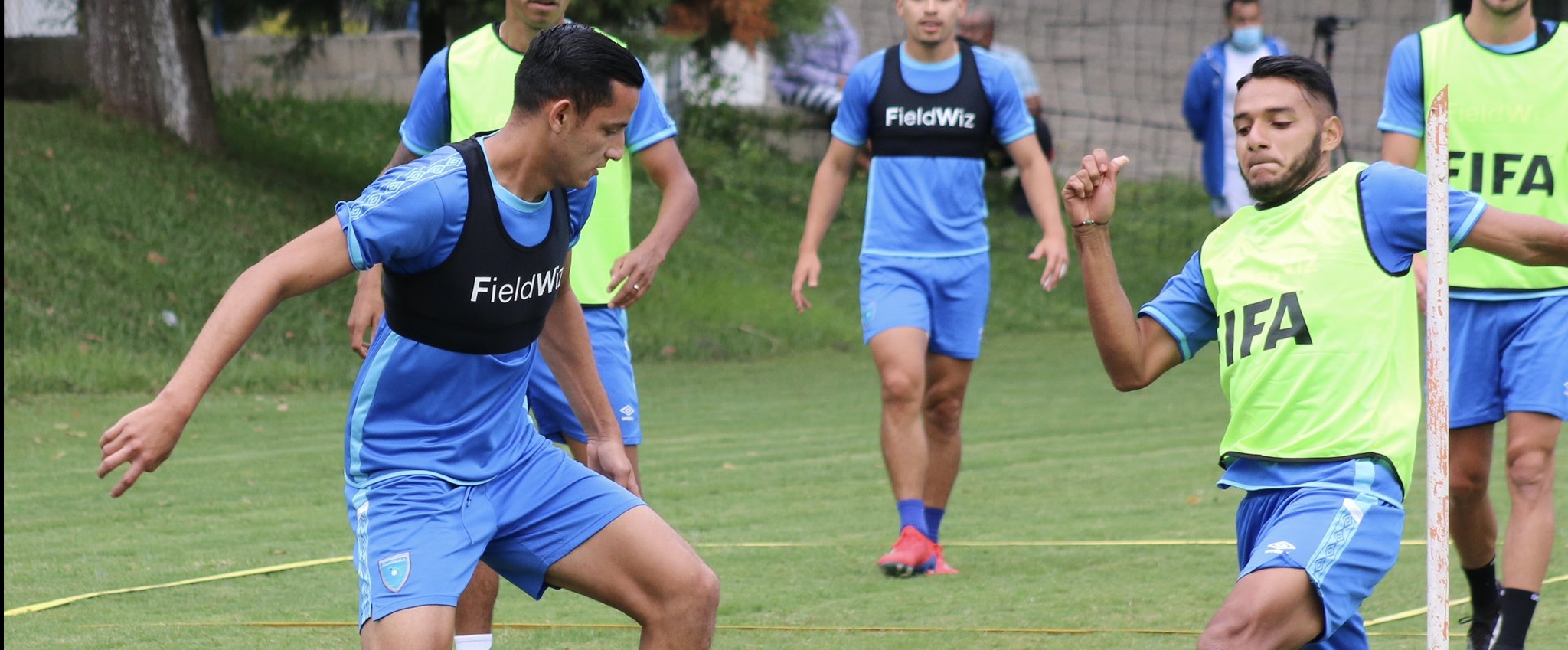 José Carlos Martínez (izquierda), durante una de las prácticas de la Selección Nacional, previo a enfrentar a Puerto Rico. (Foto Prensa Libre: Cortesía Fedefut)