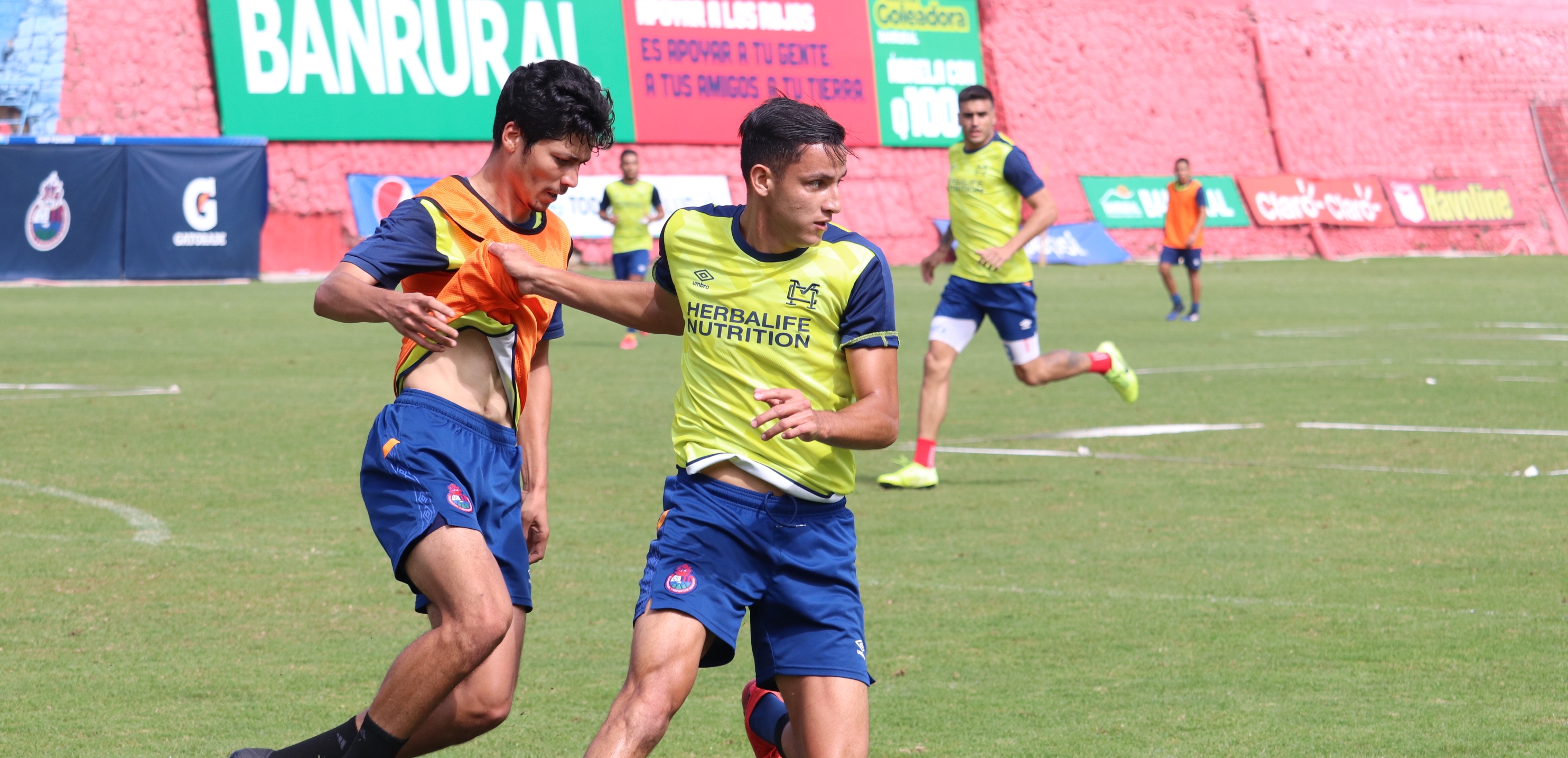 José Carlos Martínez (derecha) llega a las semifinales con la motivación a tope. (Foto Prensa Libre: CSD Municipal)