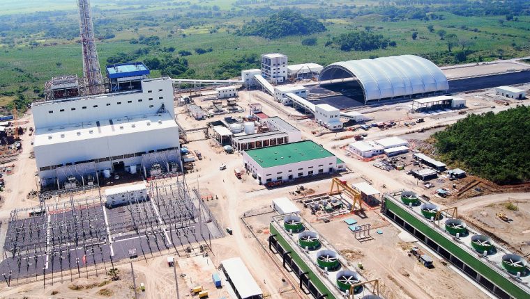 En el país hay instaladas varias generadoras de energía con carbón y otras que según la temporada  operan con biomasa de caña de azúcar o con carbón. (Foto, Prensa Libre: Hemeroteca PL).