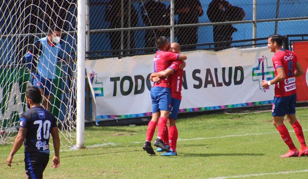 Municipal fue el primer equipo en clasificarse a semifinales del Torneo Apertura 2020 tras derrotar a Iztapa con un marcador global de 6-2. (Foto prensa Libre: Fernando Cabrera)