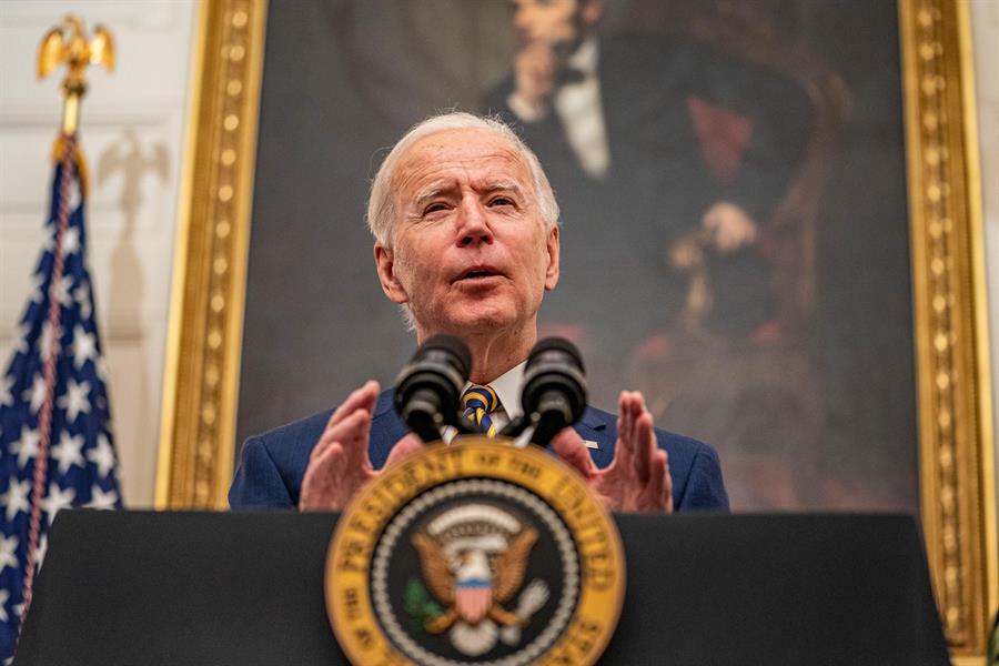 El presidente de Estados Unidos, el demócrata Joe Biden, revoca prohibición impuesta por Donald Trump, a los transgénero en el ejército. (Foto Prensa Libre: EFE)